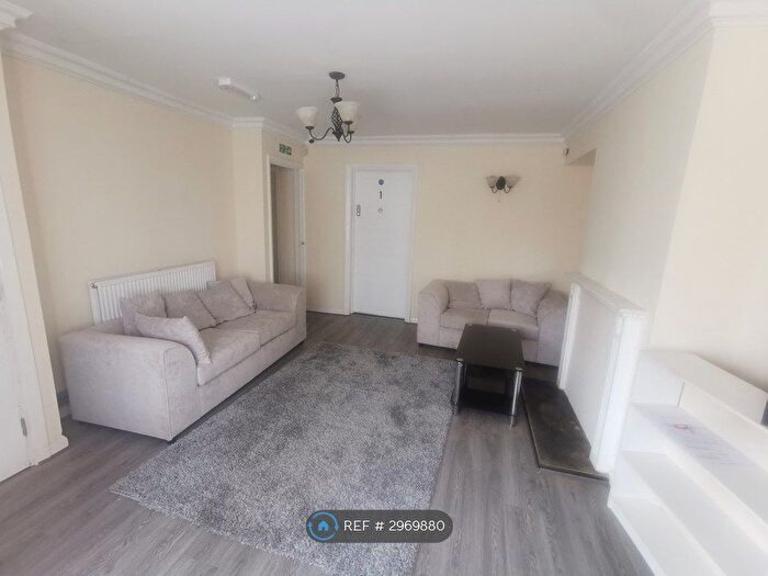 5 Bedroom Semi-detached House To Rent In Seacroft Avenue, Birmingham, B27