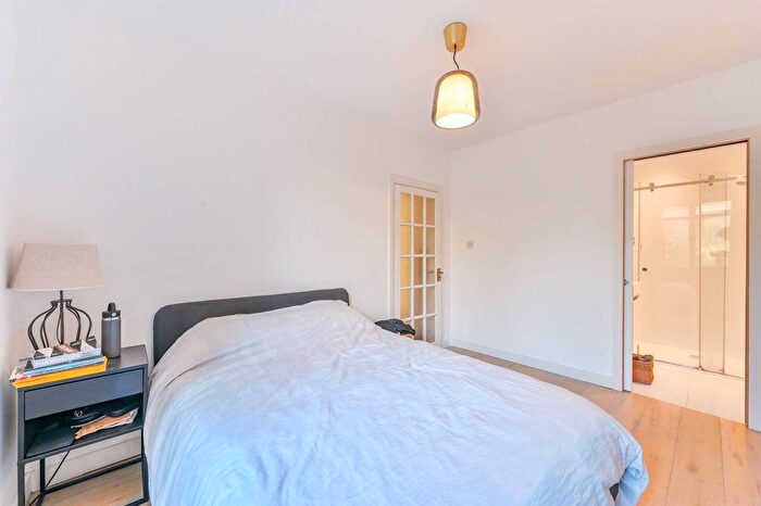 4 Bedroom Maisonette To Rent In Shirland Road, Maida Hill, London, W9
