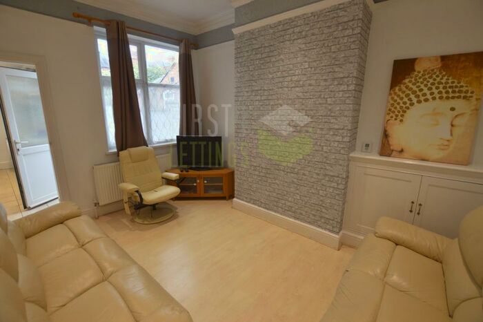 4 Bedroom Terraced House To Rent In Welford Road, Leicester, LE2