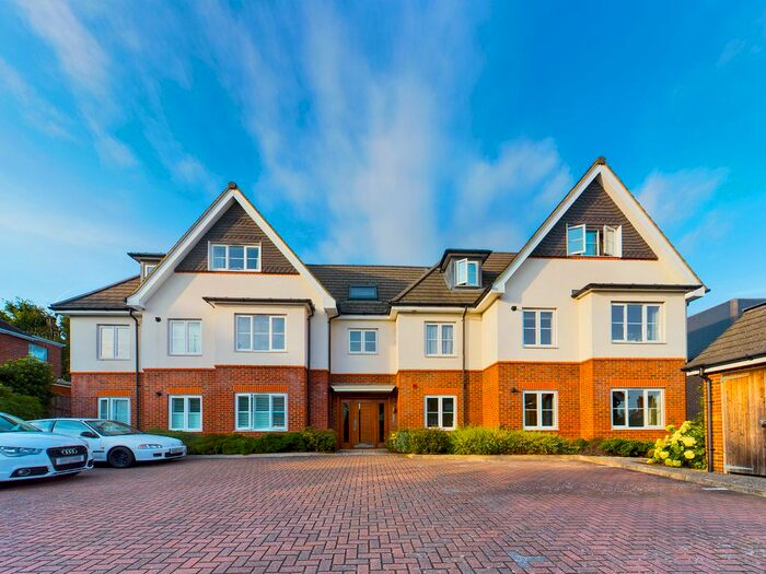 2 Bedroom Flat To Rent In Kingsend, Ruislip, HA4