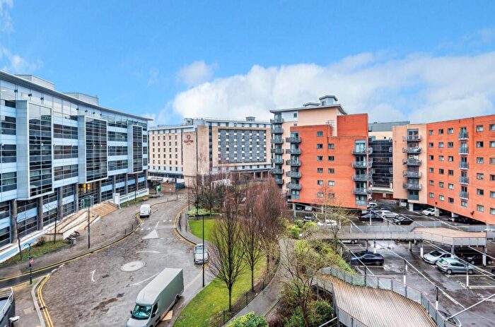 2 Bedroom Apartment To Rent In Velocity East, City Walk, Leeds, LS11