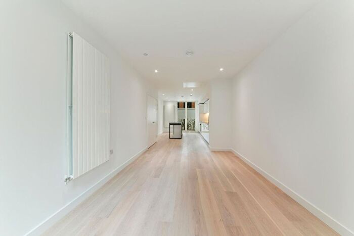 4 Bedroom Town House For Sale In Royal Crest Avenue, Royal Wharf, E16