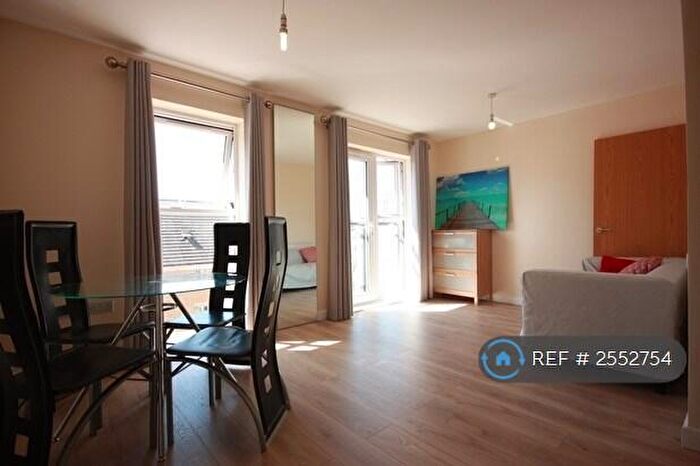 2 Bedroom Flat To Rent In Chandler Way, Peckham, SE15