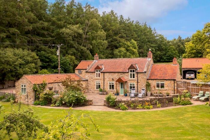 5 Bedroom Detached House For Sale In Bickley, Langdale End, Scarborough, YO13