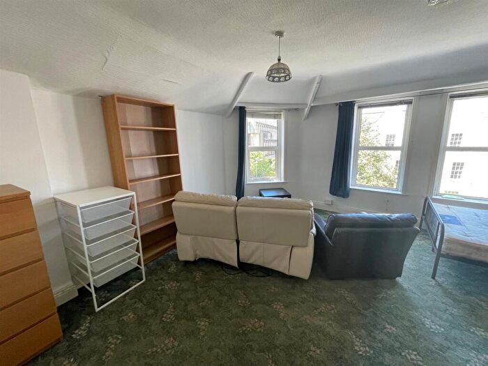 4 Bedroom Flat To Rent In St. Michaels Hill, Bristol, BS2
