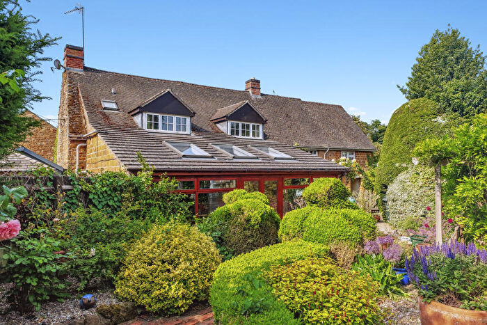 3 Bedroom Cottage For Sale In Main Street, Hanwell, OX17