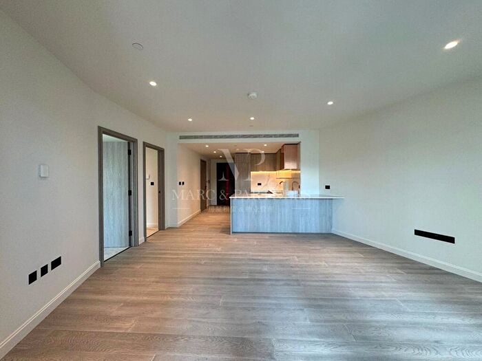 2 Bedroom Apartment To Rent In Aspen, Marsh Wall, London, E14