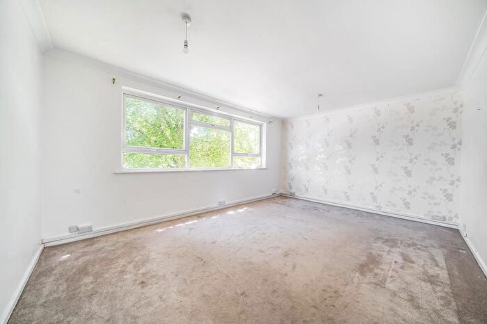 2 Bedroom Flat For Sale In Gateway Close, Northwood, HA6