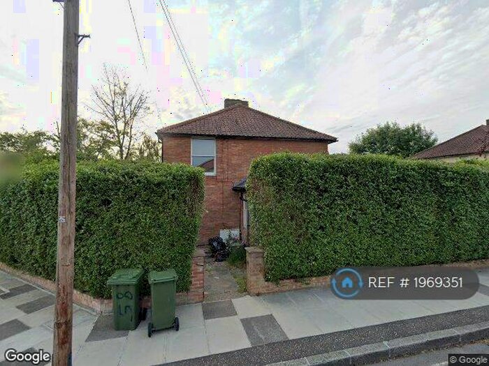 Studio To Rent In Nowel Road, London, SW13