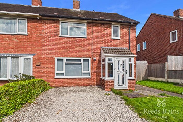 3 Bedroom Semi Detached House For Sale In Davenport Road, New Tupton, Chesterfield, Derbyshire, S42