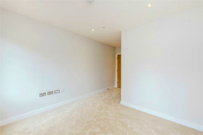 2 Bedroom Apartment To Rent In Finchley Road, London, NW3