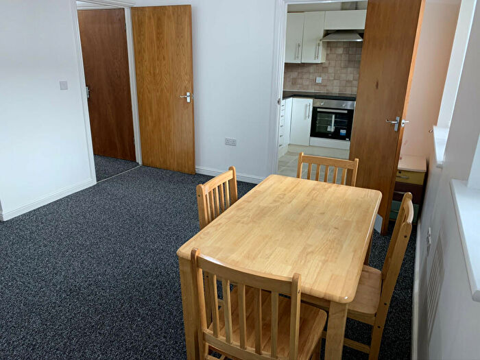 2 Bedroom Flat To Rent In Manchester Court, Docklands, London, E16