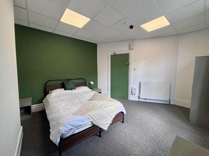 1 Bedroom House To Rent In Aberdeen Walk (Room ), Armley, Leeds, LS12
