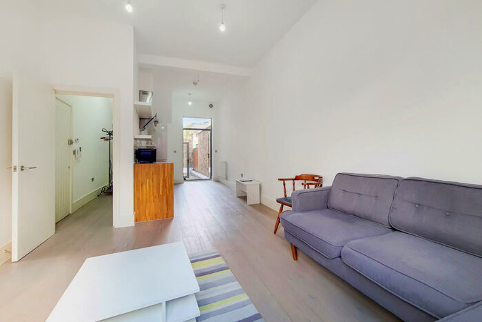 1 Bedroom Apartment To Rent In Southampton Way, London, SE5