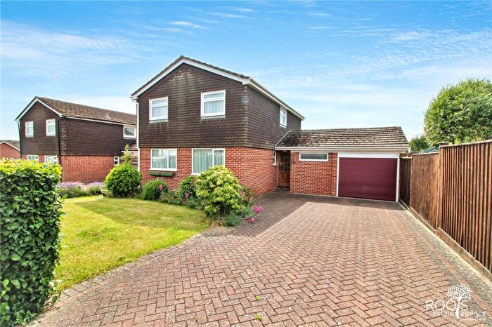 4 Bedroom Detached House For Sale In Exmoor Road, Thatcham, Berkshire, RG19