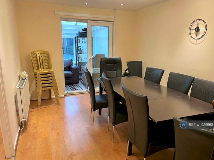 3 Bedroom Terraced House To Rent In Devonshire Street, Salford, M7