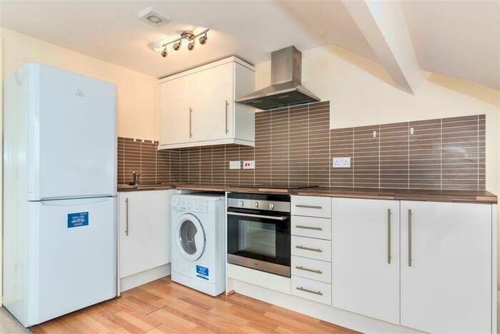 1 Bedroom Flat To Rent In Castle Park Apartments, Churchill Way, Cardiff, CF10