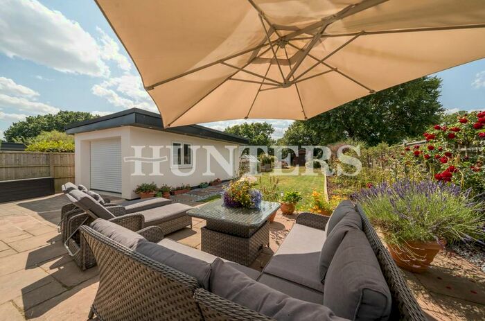 4 Bedroom Semi-Detached Bungalow To Rent In Thorndon Avenue, West Horndon, Brentwood, CM13