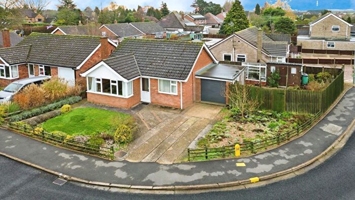 2 Bedroom Detached Bungalow For Sale In Elmtree Road, Ruskington, NG34