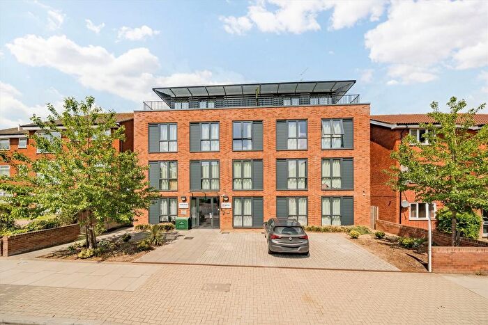 Studio To Rent In Kenton Road, Kenton, HA3