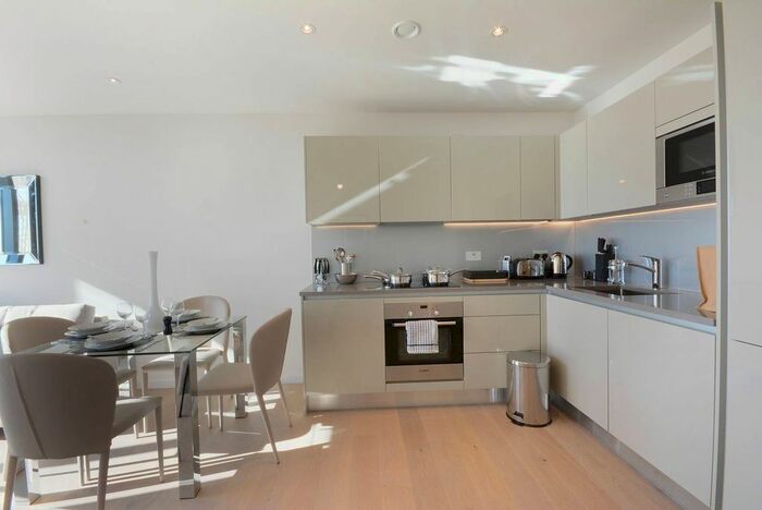 1 Bedroom Flat To Rent In St Gabriel Walk, Elephant And Castle, London, SE1