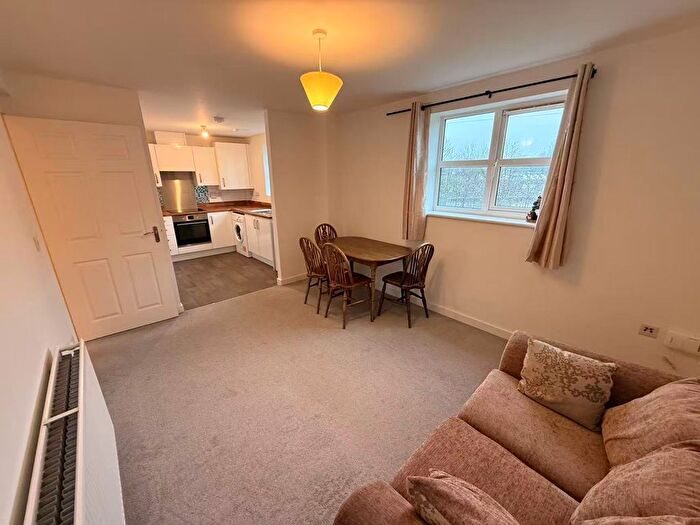 2 Bedroom Flat To Rent In Heroes Drive, Birmingham, B29