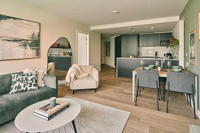 2 Bedroom Apartment To Rent In The Octagon, Birmingham, B3