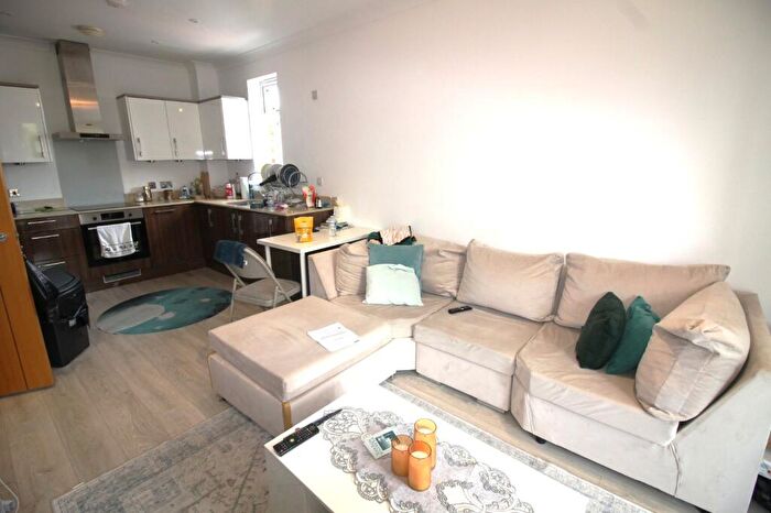 2 Bedroom Flat To Rent In Belgravia Apartments, Mackintosh Street, Bromley, BR2