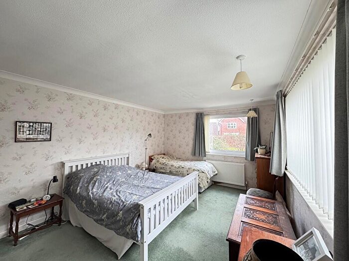2 Bedroom Detached Bungalow For Sale In Siddeley Avenue, Kenilworth, CV8