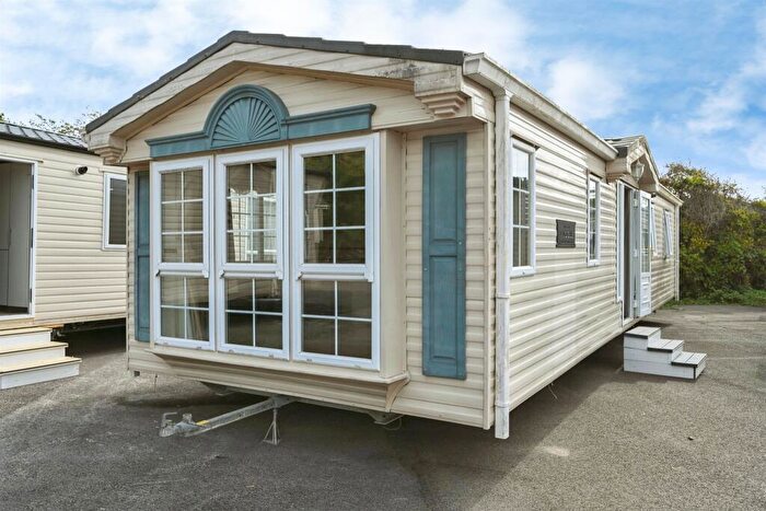 2 Bedroom Park Home For Sale In Witham Bank, Chapel Hill, Lincoln, LN4