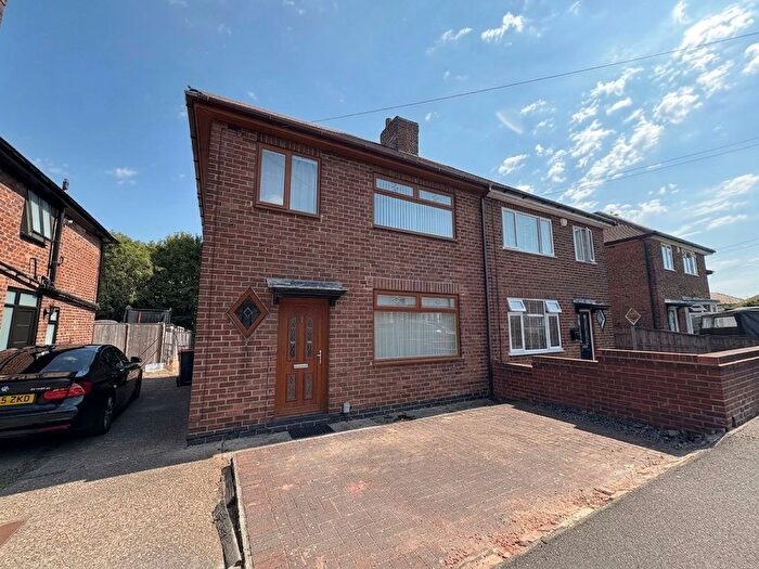 3 Bedroom Semi-Detached House To Rent In Broxtowe Drive, Nottingham, NG15