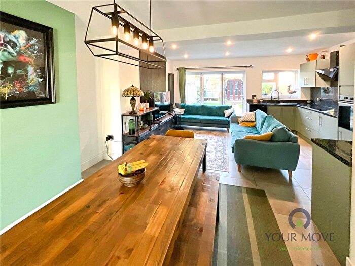 3 Bedroom Semi-detached House For Sale In Josiah Road, Birmingham, West Midlands, B31