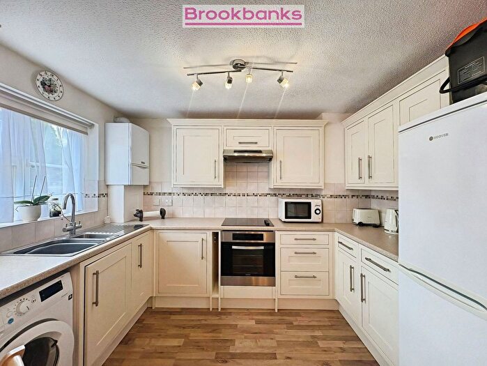 2 Bedroom Flat To Rent In Old Mill Close, Eynsford, Dartford, DA4