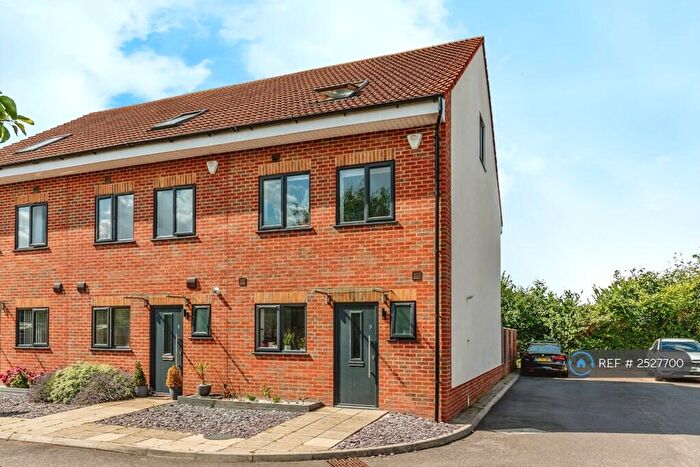 4 Bedroom End Of Terrace House To Rent In Litfield Court, Bristol, BS13