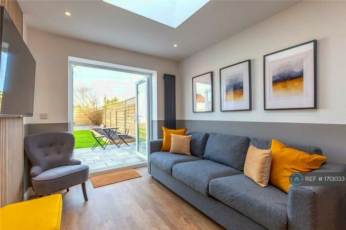 6 Bedroom Semi-Detached House To Rent In Eighth Avenue, Bristol, BS7