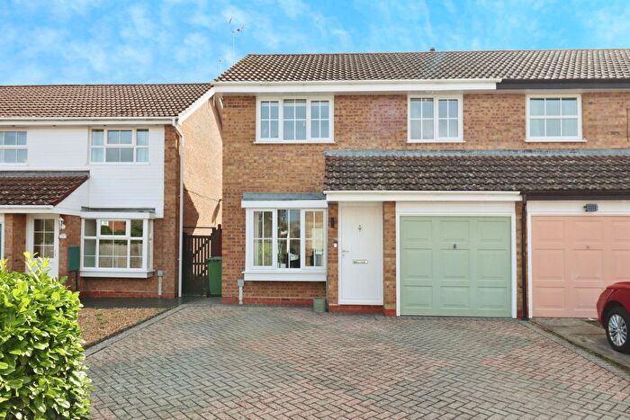 3 Bedroom Semi-Detached House For Sale In Shackleton Avenue, Yate, Bristol, BS37