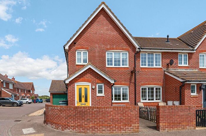3 Bedroom End Of Terrace House For Sale In Tide Way, Bracklesham Bay, PO20