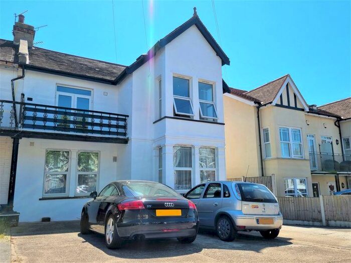 1 Bedroom Flat To Rent In Pembury Road, Westcliff-On-Sea, SS0