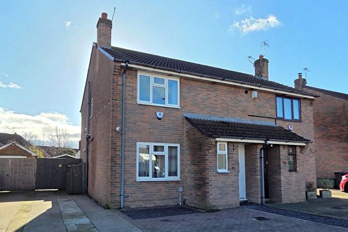 3 Bedroom Semi Detached House For Sale In Sandway Drive, Camblesforth, Selby, YO8
