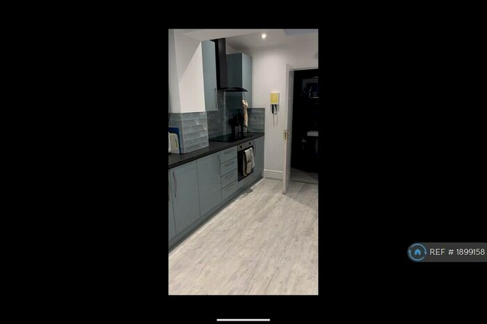 6 Bedroom Terraced House To Rent In Russel Road, Liverpool, L18