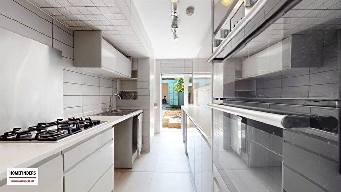 3 Bedroom Detached House To Rent In Cheddington Road, London, N18