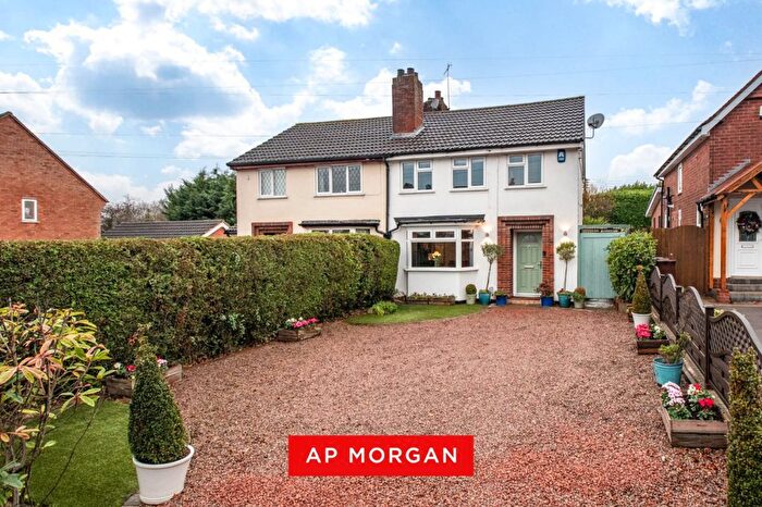 3 Bedroom Semi Detached House For Sale In Old Birmingham Road, Lickey End, Bromsgrove, Worcestershire, B60