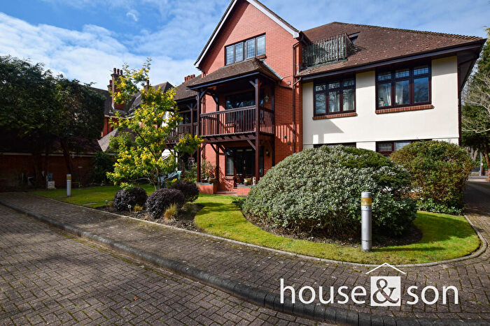 2 Bedroom Apartment For Sale In Clifton Lodge, St Anthonys Road, Meyrick Park, Bournemouth, BH2