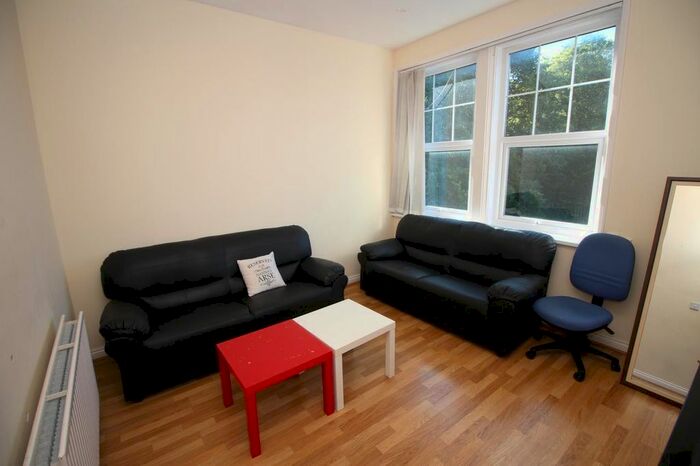 6 Bedroom Maisonette To Rent In Harrogate House, Shieldfield, Newcastle Upon Tyne, NE2