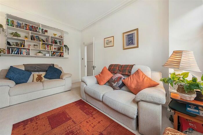 2 Bedroom Flat To Rent In Klea Avenue, London SW4