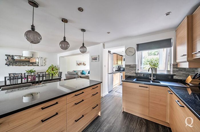 4 Bedroom Detached House For Sale In Hurst Hill, Chatham, Kent, ME5