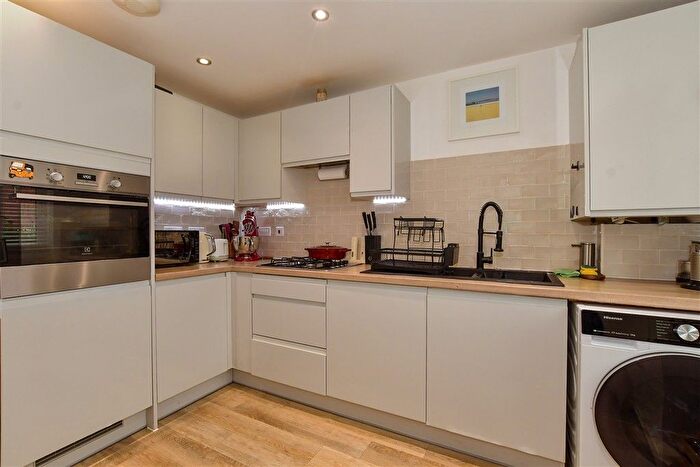 3 Bedroom Semi-Detached House For Sale In Daffodil Crescent, Crawley, West Sussex, RH10