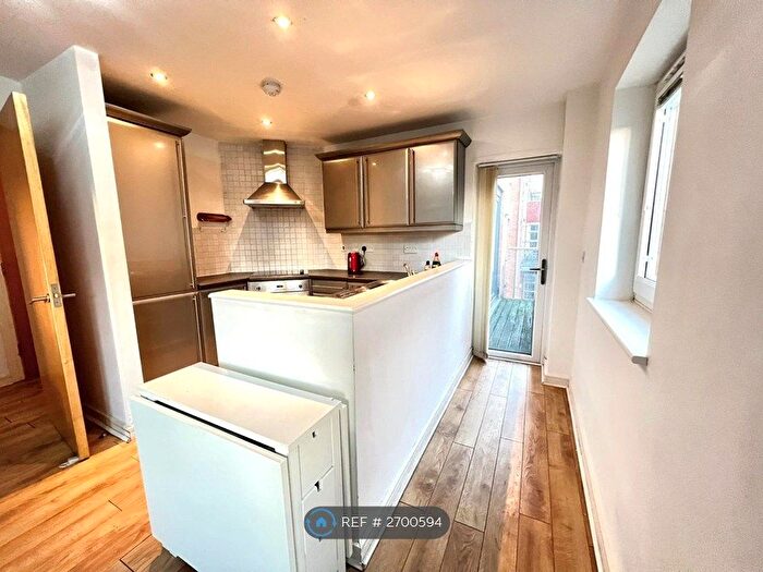 2 Bedroom Flat To Rent In Naples Street, Manchester, M4