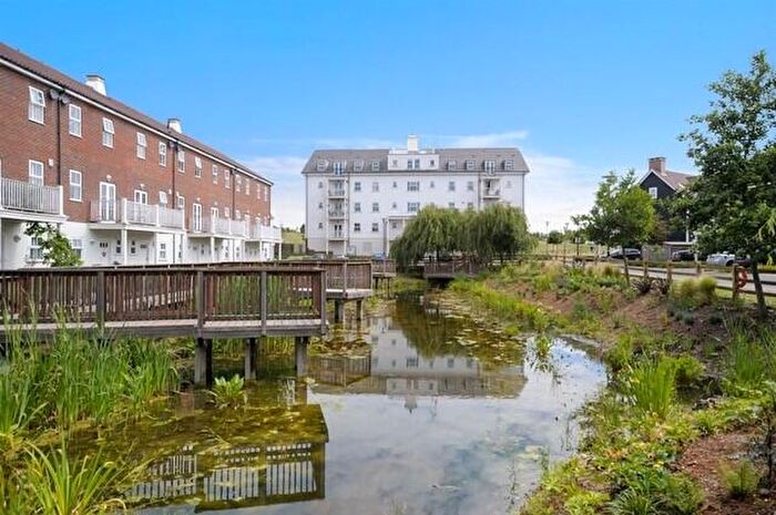 2 Bedroom Flat To Rent In Beaumont Drive, Worcester Park, KT4