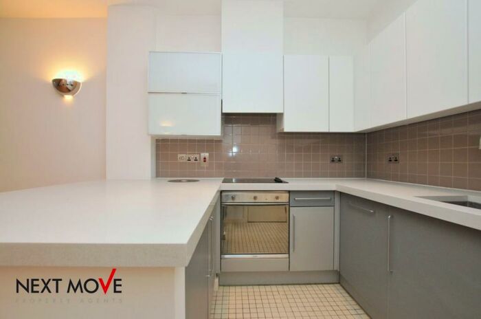 2 Bedroom Flat To Rent In Piano Lane, Stoke Newington, N16